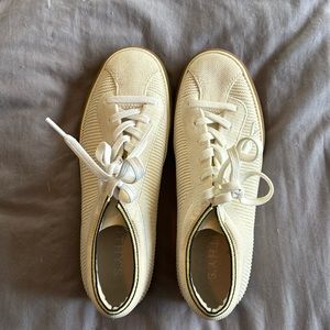 Rothy’s sneakers white